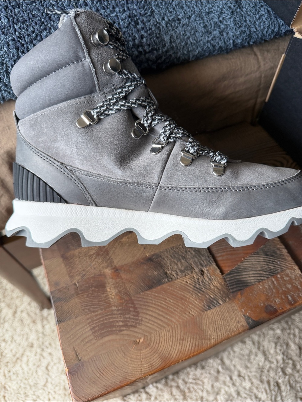 Women’s Gray Winter Hiker Boots - Rugged Trail Style - Picture 3 of 10